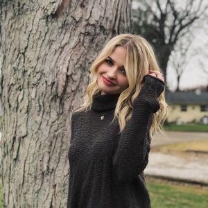 Meet your Posher, Brooke